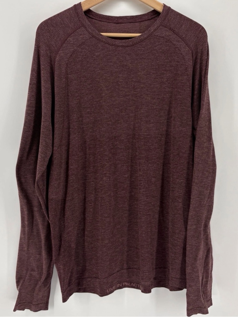 Lululemon Metal Vent Tech Long Sleeve 2.0 Size L Magma Red Dust Performance